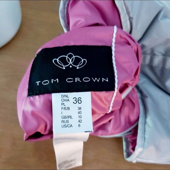 EUC Tom Crown Reversible Pink and Silver Puffer Vest - Picture 9 of 10